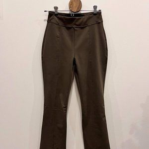 Alo Yoga Women's - Espresso S AIRBRUSH HIGH-WAIST 7/8 FLUTTER LEGGING